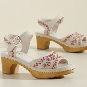 Banned Dancing Days Retro White Wooden Embroidered Heels